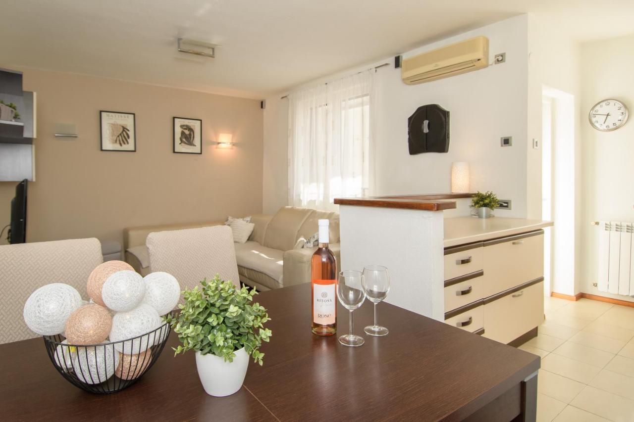 Apartment Stefi Пореч Екстер'єр фото